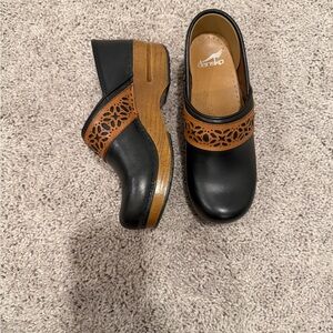 Dansko Black Leather Clogs EU 37 / US 6.5–7 Women’s New Without Box”)